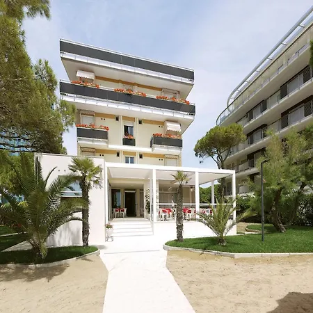 Bertha Fronte Mare 3*